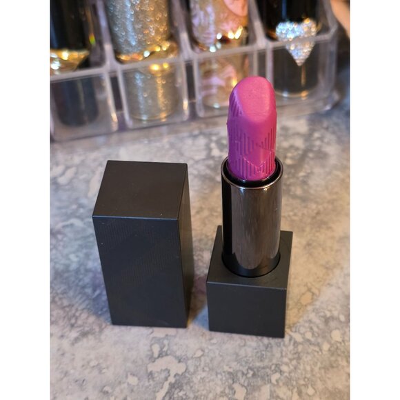 Burberry Lip Velvet Lipstick No. 424 Lilac 3.5g Long-Lasting Matte Finish Rare H - Picture 3 of 9